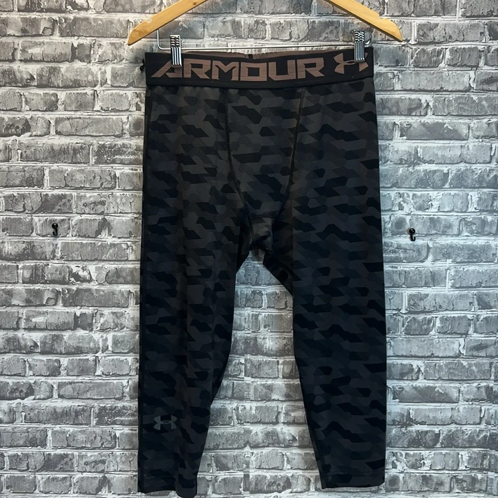Under Armour compression leggings‎